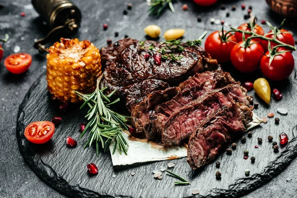 Sliced Grilled Meat Steak Rib Eye Medium Rare Food Recipe — Foto Stock