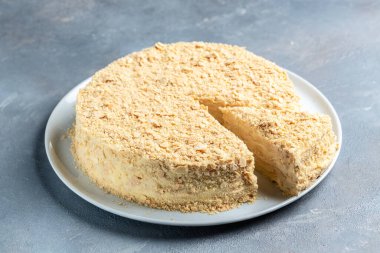 Napolyon keki. Çok katmanlı pasta, kremalı pasta, geleneksel Fransız tatlısı.,