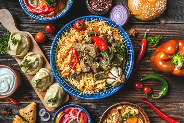 Uzbecká Středoasijská Kuchyně Koncepce Sortiment Uzbecké Jídlo Pilaf Samsa Lagman — Stock fotografie