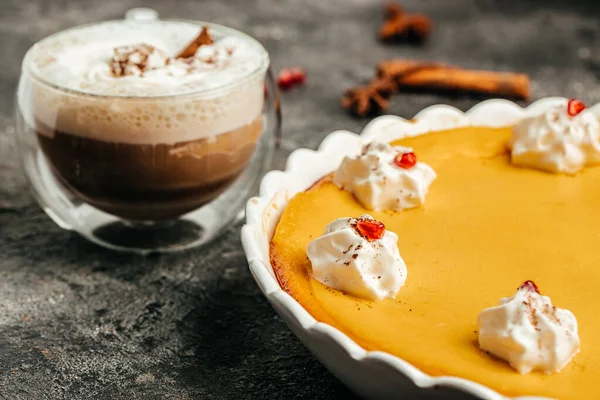 Homemade Pumpkin Pie Cheesecake Decorated Whipped Cream Latte Food Recipe — Stock Photo, Image