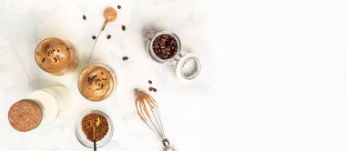 Dalgalı kahve, çırpılmış Kore kahvesi hazır kahve ya da şekerli ve sıcak suyla çırpılmış espresso tozu. Kahve eğilimi,