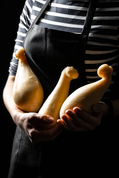 제조자는 이탈리아의 실라노 집에서 제조자는 손으로 코르자 조리법의 — 스톡 사진