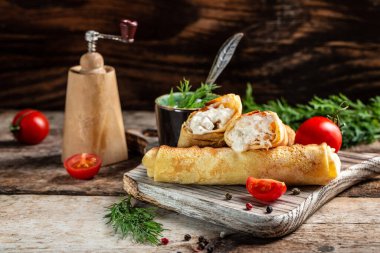 Türk mutfağı, Pastirma ve çedar peynirli Pacanga Boregi. Pastirmali Borek. Lezzetli kahvaltı ya da atıştırmalık. en üstteki görünüm.