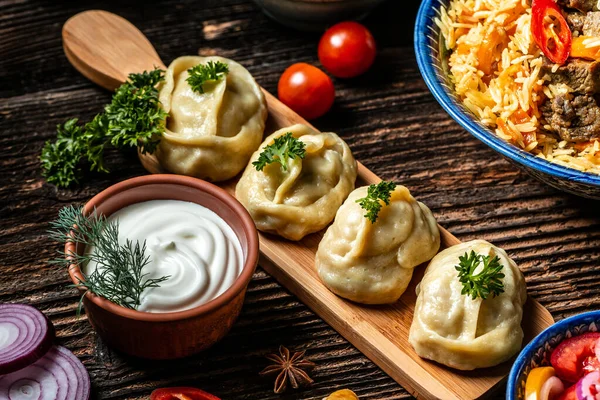 Tradiční Manti Jídlo Talíři Pohled Shora Koncept Orientální Kuchyně Uzbecké — Stock fotografie