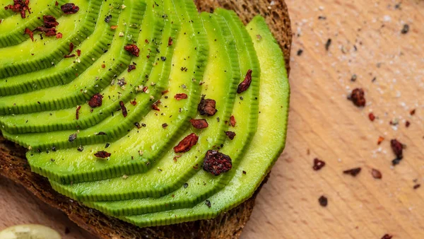 Healthy Homemade Avocado Toast Bread Spices Vegetarian Food Plant Based — Stock Photo, Image