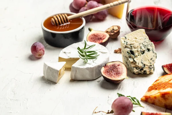 Cheese Platter Snacks Wine Restaurant Menu Dieting Cookbook Recipe — Stock Photo, Image