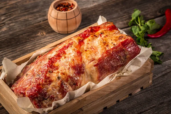 Delicioso Bacon Laje Defumado Artesanal Inteiro Bloco Corte Carnes Tradicionalmente — Fotografia de Stock