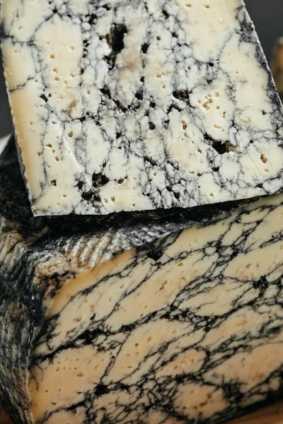 Mürekkepbalıklı Asiago Sert Peyniri Lezzetli Süt Ürünleri Yemek Tarifi Geçmişi — Stok fotoğraf