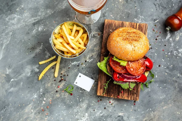 Set Hamburguesa Casera Con Jugosa Chuleta Carne Verduras Salsa Papas — Foto de Stock