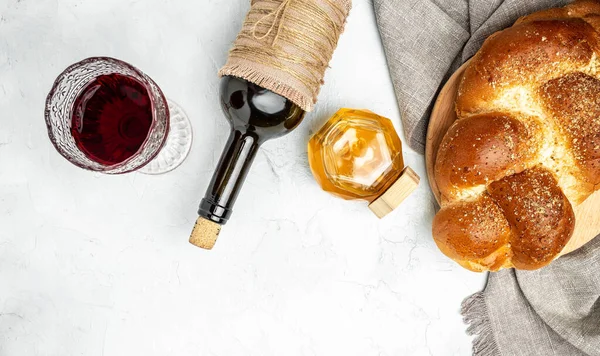 Homemade Braided Challah Shabbat Wine Традиційний Єврейський Шабатський Ритуал Шабат — стокове фото
