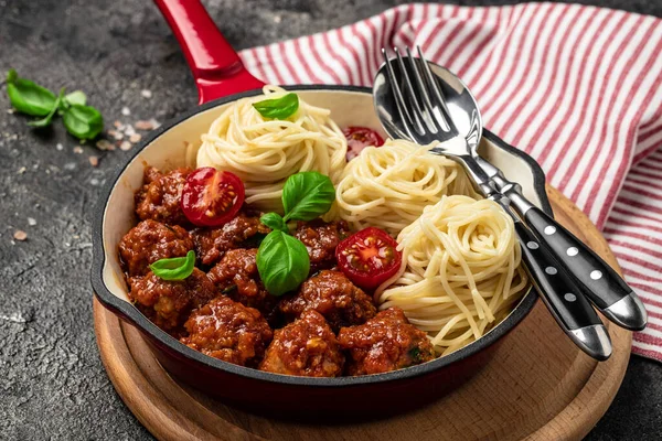 Spaghetti Pasta Meatballs Tomato Sauce Italian Food Recipe Background Close — Stock Photo, Image