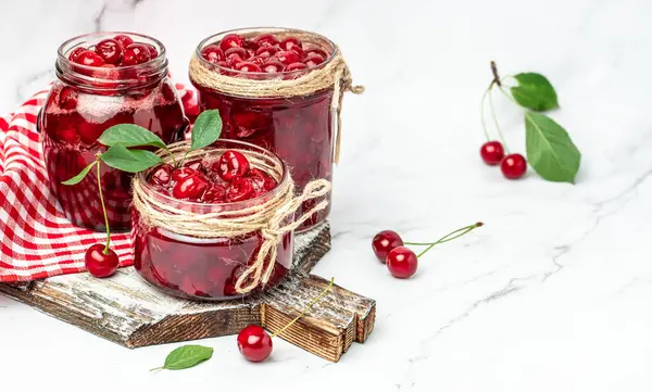 Jar Cherry Jam Sour Cherries Berries Cherry Syrup Ripe Ripe — Foto de Stock