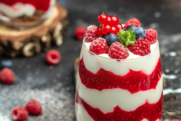 Crema Batida Postre Escocés Avena Asada Frambuesas Frasco Banner Menú —  Fotos de Stock