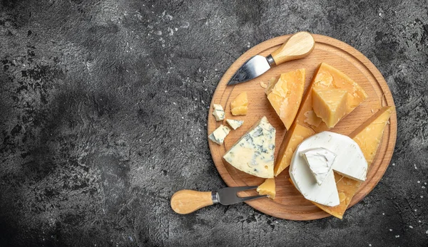 Parmesan Peyniri Cheeses Set Dor Blu Chedar Camamber Brie Koyu — Stok fotoğraf