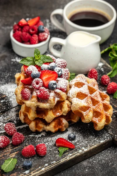 Sweet Homemade Berry Belgian Waffle Raspberries Strawberries Blueberries Sugar Powder — Stockfoto