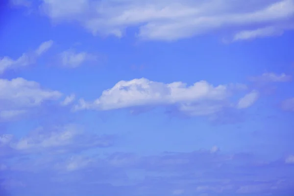 Belle Grandi Nuvole Aeree Sullo Sfondo Del Cielo — Foto Stock