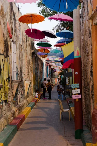 Cartagena Indias Bolvar Mei 2019 Een Steegje Met Hangende Paraplu — Stockfoto