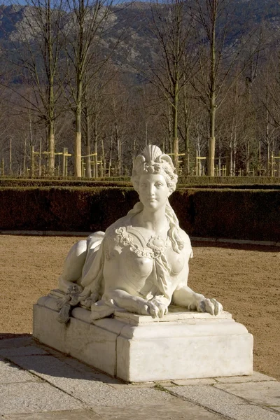 Sfinge di marmo nei giardini del Palazzo Reale di San Ildefonso — Foto Stock