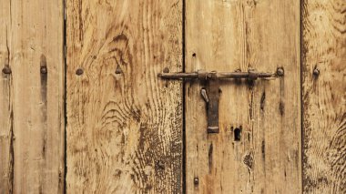 Mandal ve anahtar deliği