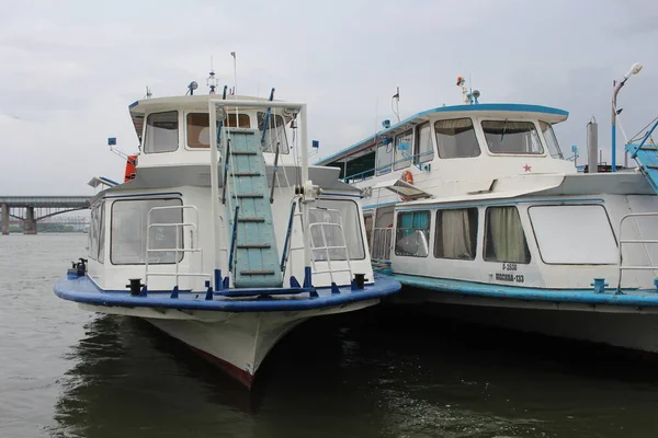 Rusia Novosibirsk 012 2021 Vapores Los Barcos Del Muelle Con — Foto de Stock