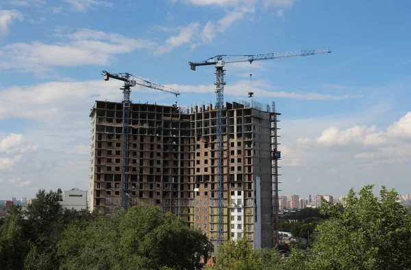 Rosja Nowosybirsk 2021 Budowa Wielopiętrowego Budynku Mieszkalnego Architektura Urbanistyczna Elewacji Zdjęcie Stockowe