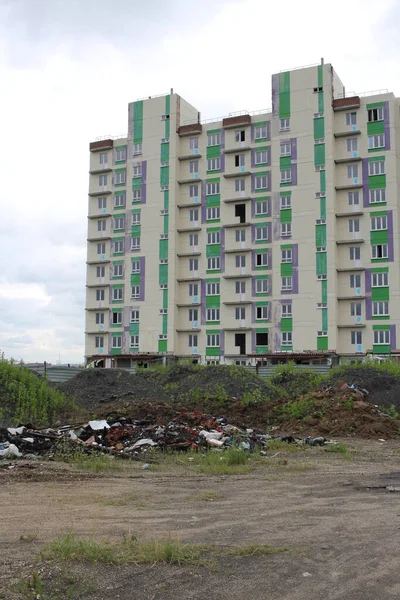 Rússia Novosibirsk 2021 Lixeira Canteiro Obras Perto Edifício Vários Andares — Fotografia de Stock