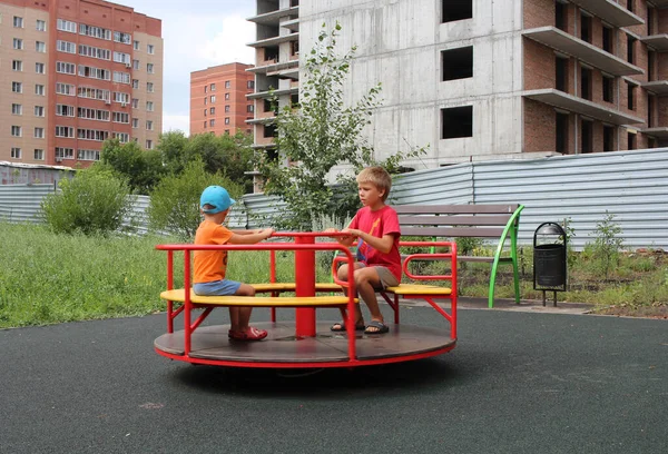Russia Novosibirsk 2021 Small Children Boys Walk Playground Summer Ride — Stock Fotó