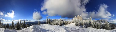 karlı dağ panoramic.lonely kaya