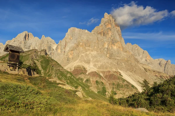 Wooden sign board in the mountains,Cimon Della Pala,Dolomiti,Italy — Stock Photo, Image