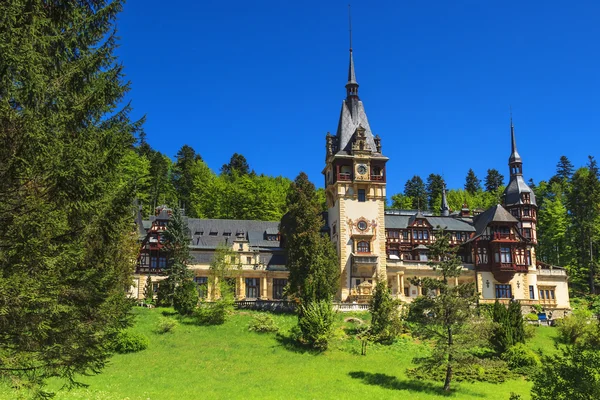 Słynny Zamek peles królewskiej, sinaia, romania — Zdjęcie stockowe