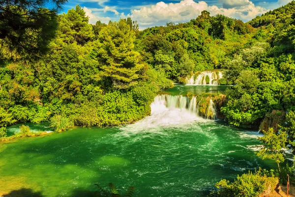 Waterval in het nationale park krka, skradinski buk, Kroatië, Europa — Stockfoto