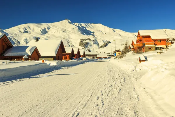 Linda estância de esqui em Alps, La Toussuire, França — Fotografia de Stock