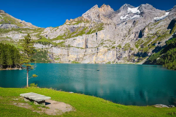 Grand Lieu Repos Avec Banc Bois Vue Pittoresque Lac Montagnes — Photo
