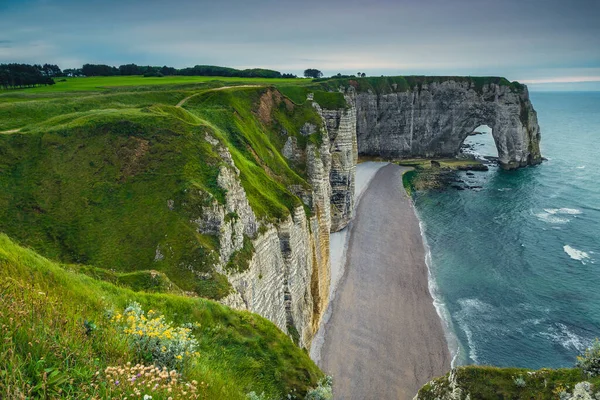 Amazing Seaside Landscape Picturesque High Cliffs Green Fields Etretat Normandy — 스톡 사진