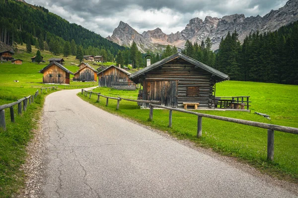 Amazing San Nicolo Valley Wooden Huts Spectacular High Mountains Background — Stock Photo, Image