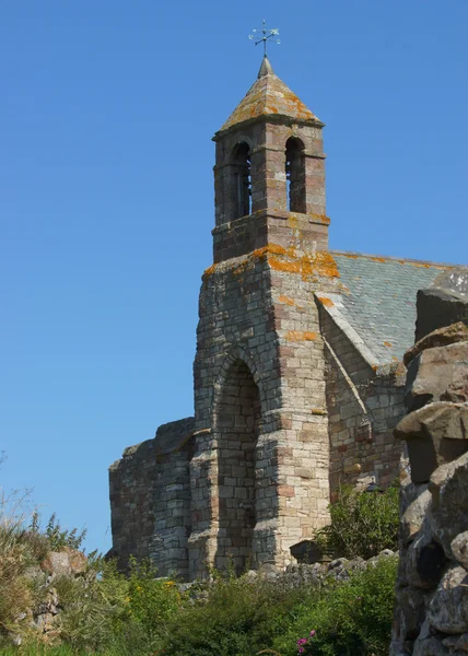 LINDISFARNE kutsal adada eski medevil İngiliz Kilisesi — Stok fotoğraf