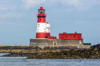 Kırmızı ve beyaz deniz feneri