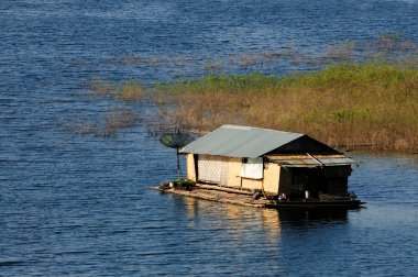 ev botu göl, Tayland sangklaburi