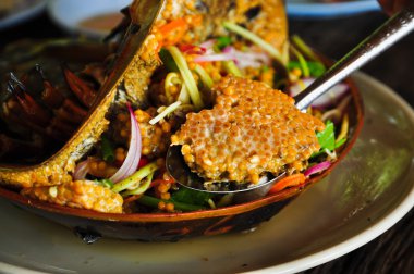 at nalı yengeci yumurta baharatlı salata