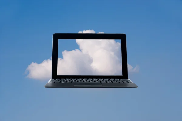 Laptop access to the clouds system — Stock Photo, Image