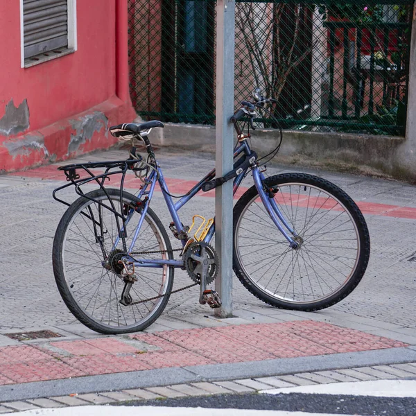 Fahrrad Auf Der Straße Verkehrsmittel Der Stadt — Stockfoto