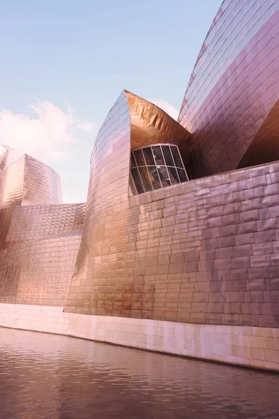 Музей Архитектуры Гуггенхайма Бильбао — стоковое фото