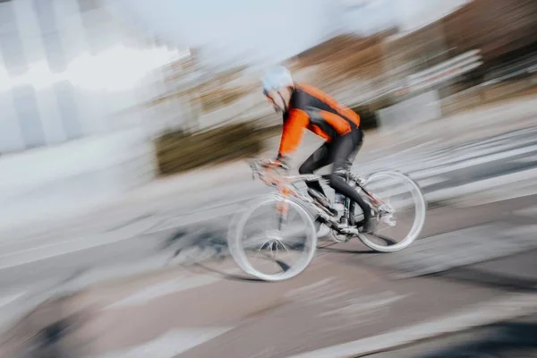 Ποδηλάτης Στο Δρόμο Στην Πόλη Μπιλμπάο Ισπανία Τρόπος Μεταφοράς — Φωτογραφία Αρχείου