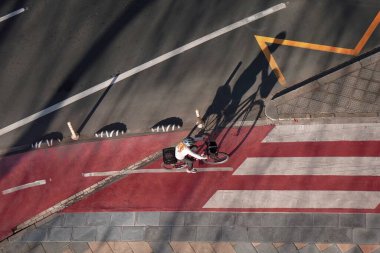 Sokaktaki bisikletçi, Bilbao şehrinde bisiklet taşıma modu 