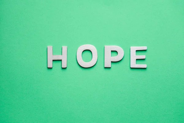 Remény Szó Betűkkel Zöld Háttér — Stock Fotó