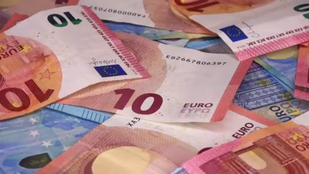Primer Plano Numerosos Billetes Euros Colocados Uno Encima Del Otro — Vídeo de stock