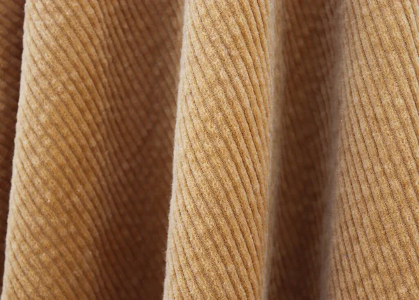 在织物市场上发现的不同颜色的布和织物样品的详细近景 — 图库照片