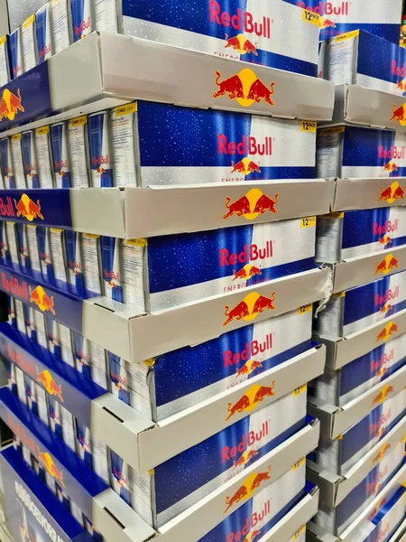 Large Stack Pallets Red Bull Brand Energy Drink — Stock Photo, Image