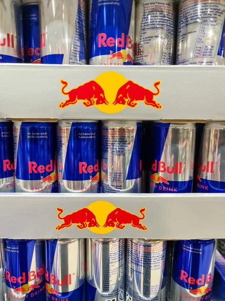 Large Stack Pallets Red Bull Brand Energy Drink — Stock Photo, Image