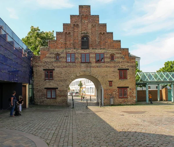 Vista Portão Holsten Medieval Flensburg Ensolarado — Fotografia de Stock